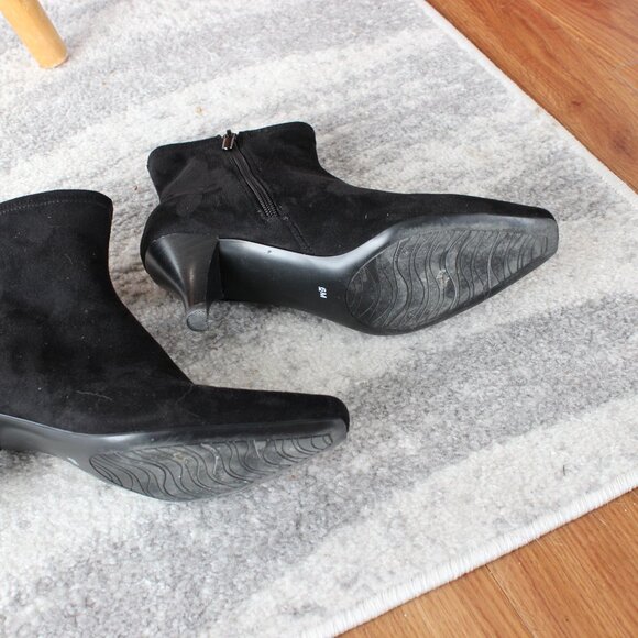 Black faux suede ankle booties - Picture 7 of 8